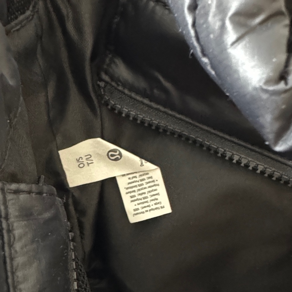 Lululemon Black Quilted Crossbody Bag - Picture 2 of 9